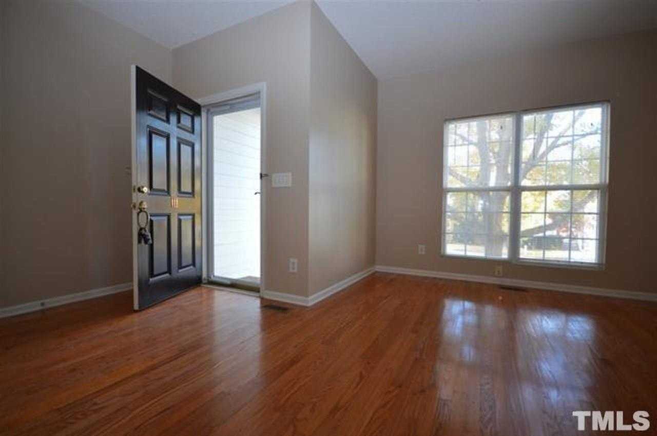 111 Caley Rd - Photo 2 of 23