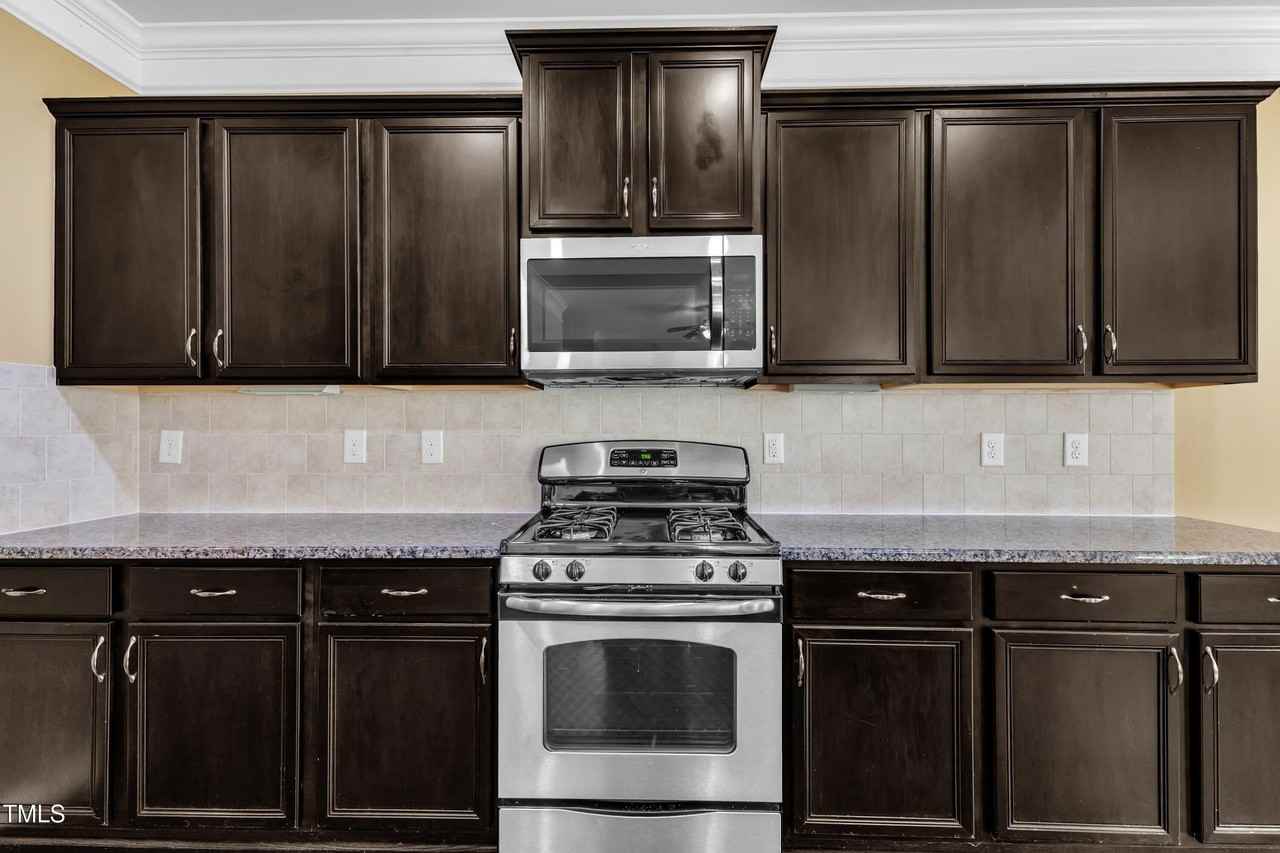 211 Westgrove Ct - Photo 3 of 41