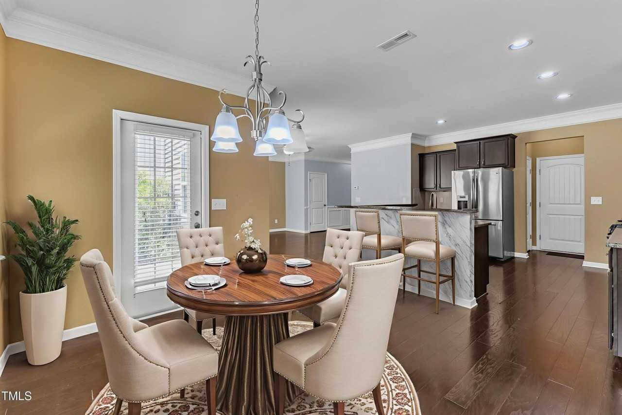 211 Westgrove Ct - Photo 4 of 41