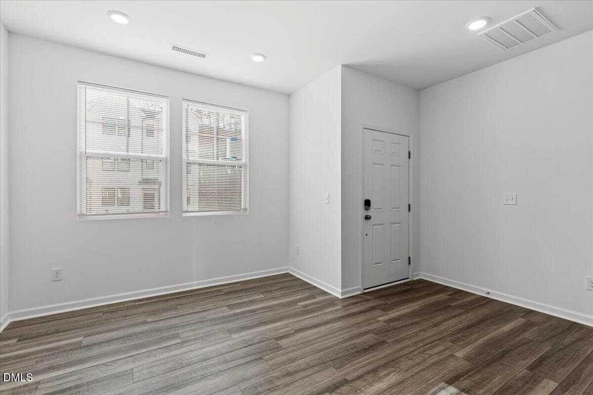 1504 Crescent Townes Way - Photo 3 of 27