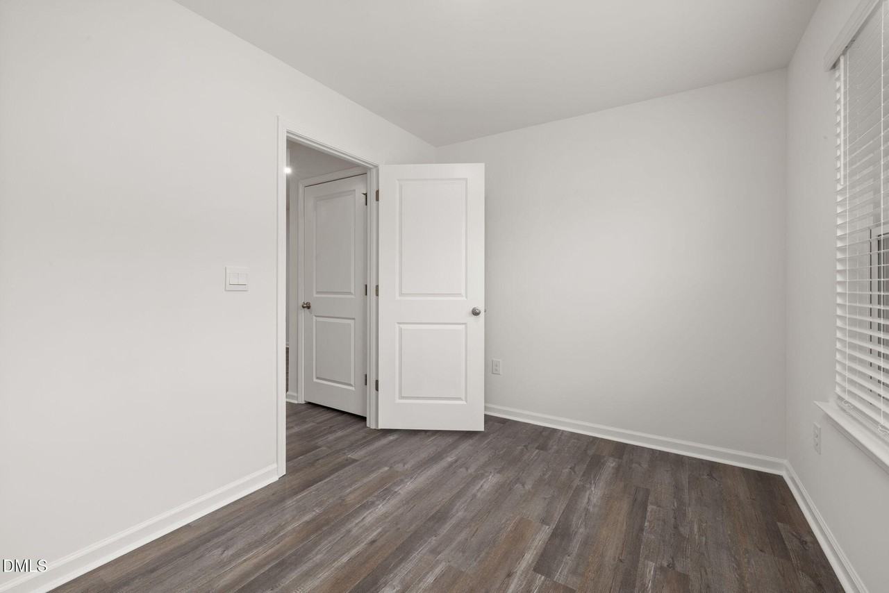 8524 Beckett Chase Way - Photo 4 of 32