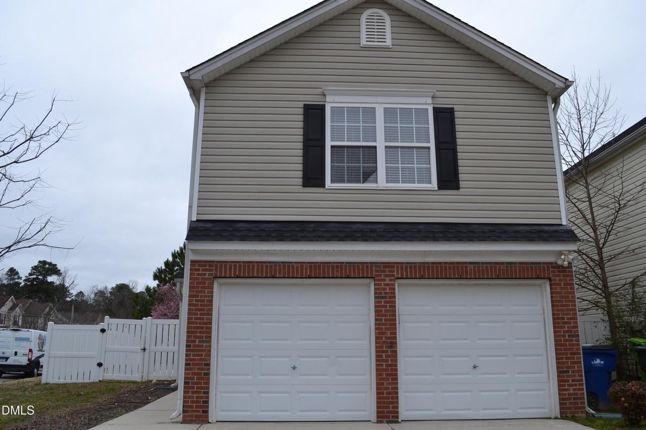 7548 Brighton Hill Ln - Photo 3 of 38