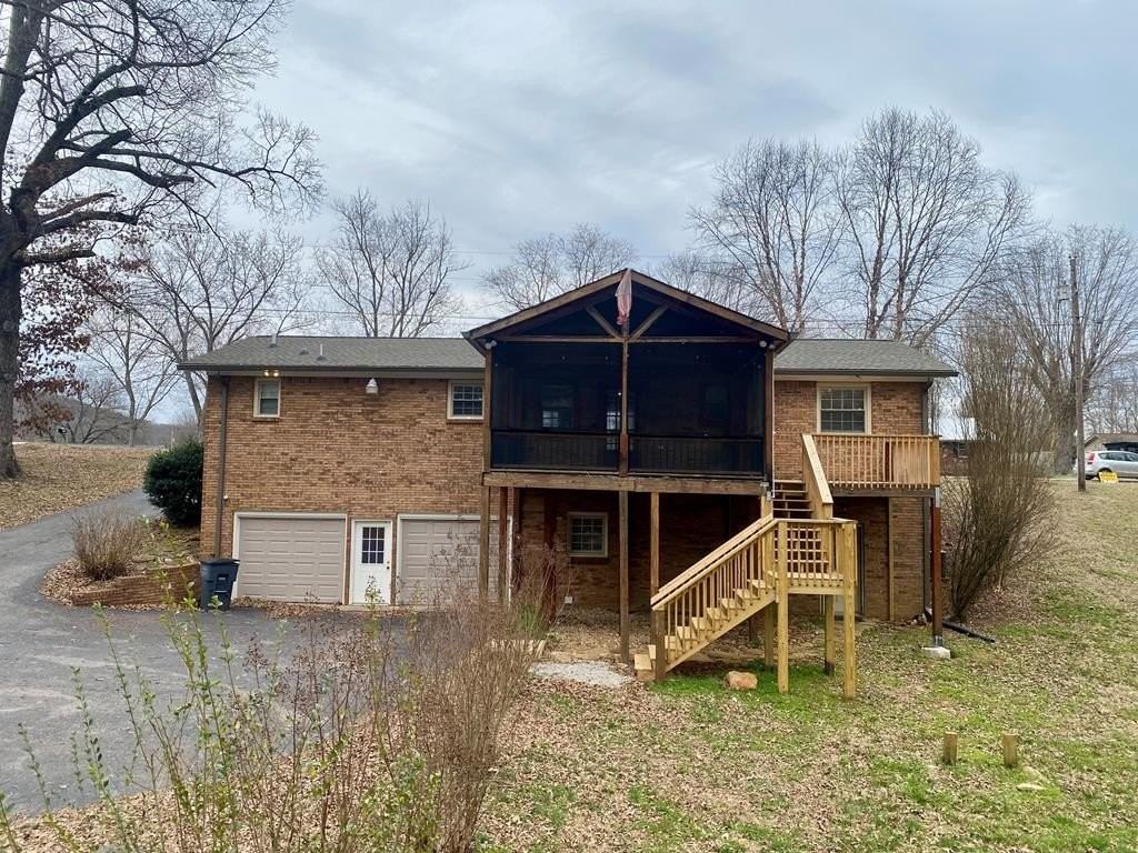 1575 Rosebank Ave - Photo 5 of 40