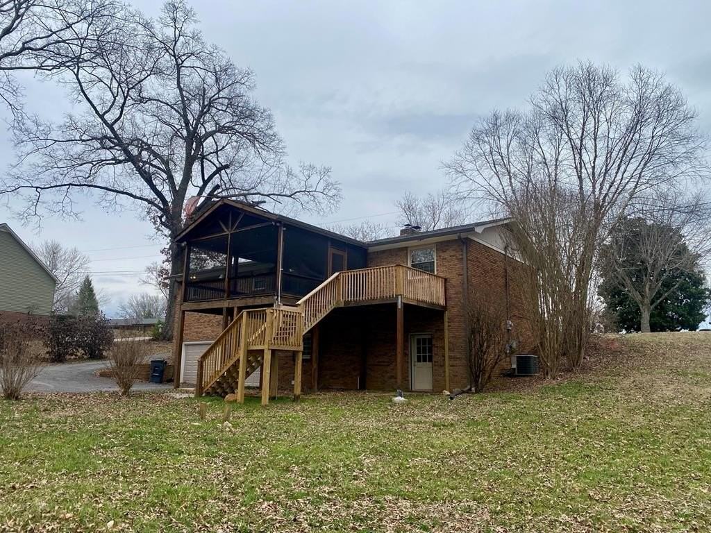 1575 Rosebank Ave - Photo 6 of 40