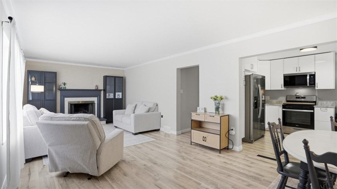 216 Arthur St - Photo 4 of 42