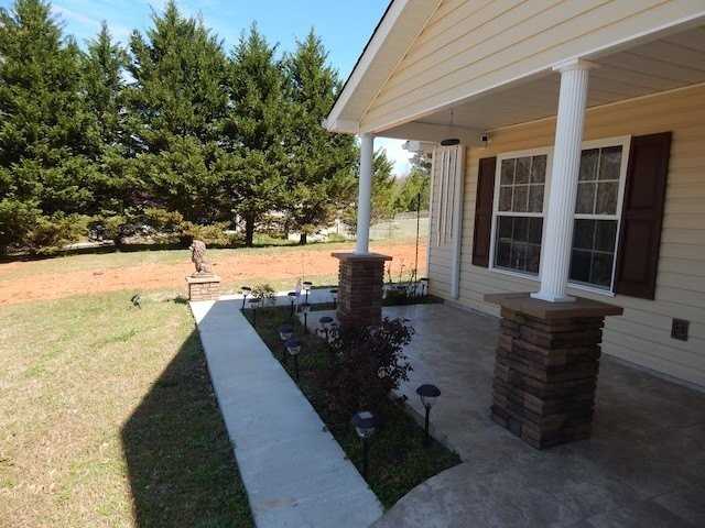 855 Louie Ln - Photo 5 of 33