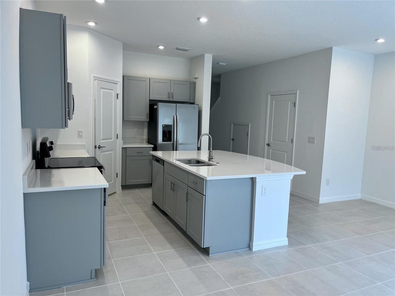 34150 Polacca Ln - Photo 4 of 15