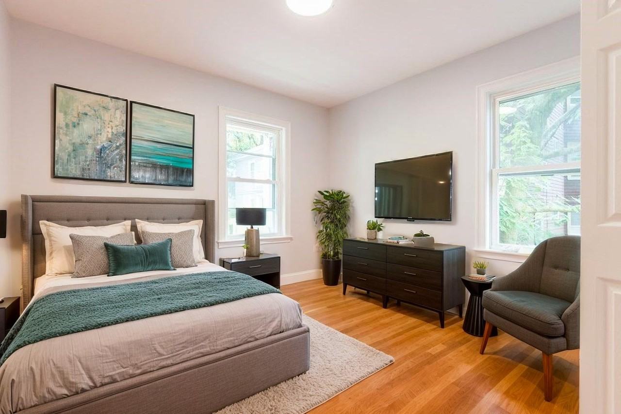 31 Hunnewell Ave #2 - Photo 3 of 14