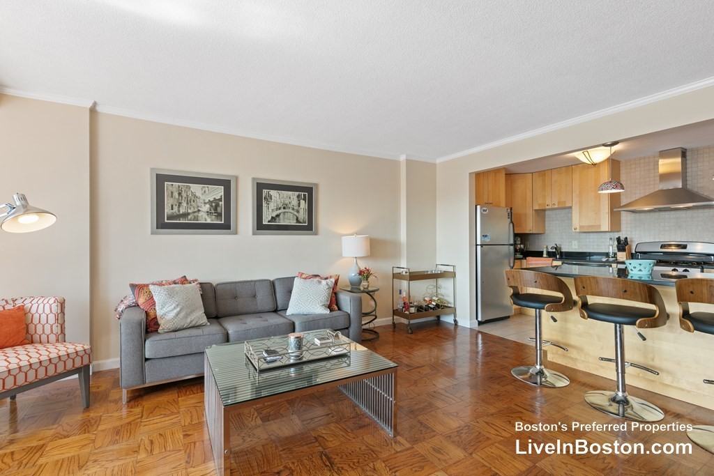 12 Hawthorne Pl #9K - Photo 6 of 11