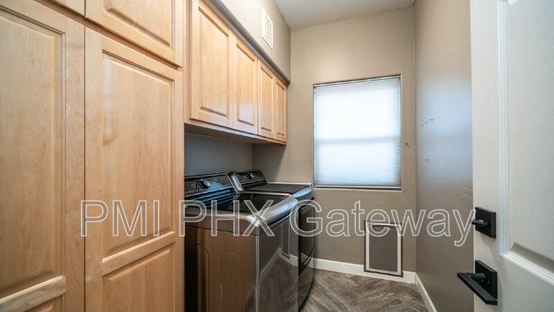 1891 E Oasis Dr - Photo 6 of 28