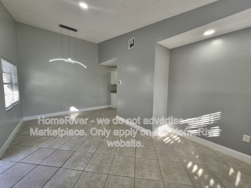 2015 Oleander Blvd #D - Photo 3 of 16