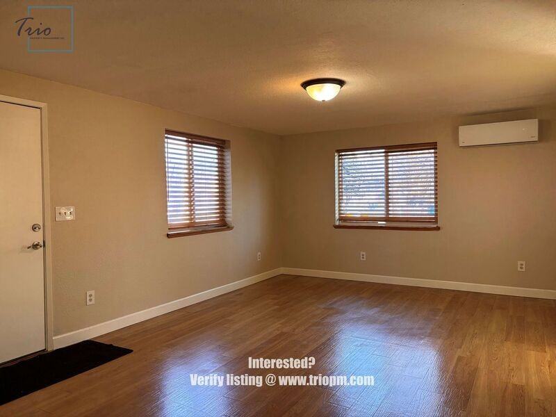 580 51st St - Photo 4 of 15