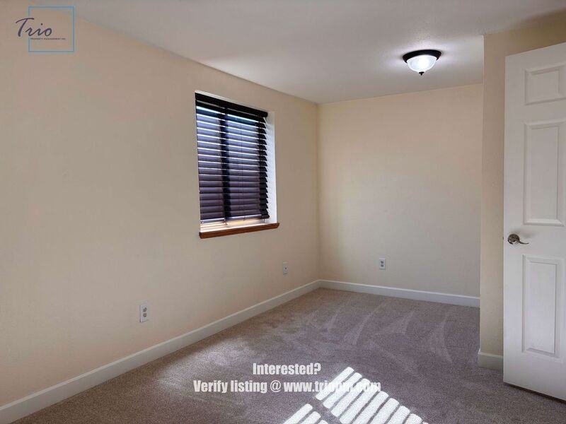 580 51st St - Photo 7 of 15