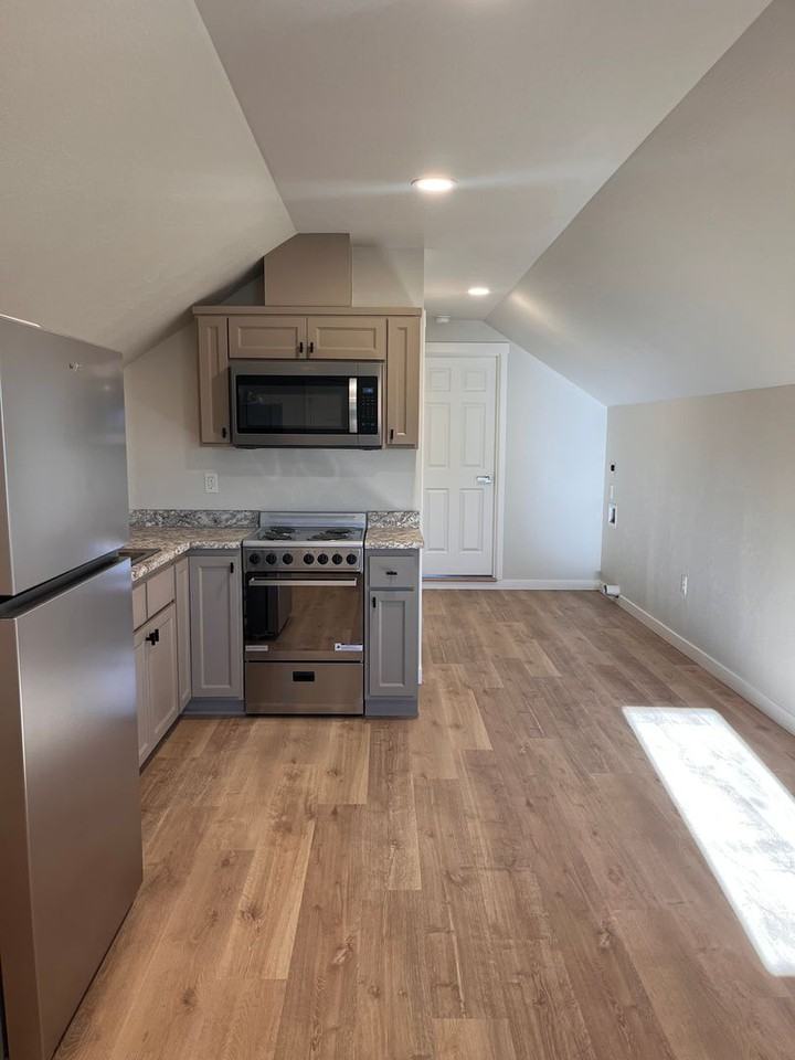 315 & 313 N 1st St - Photo 2 of 28