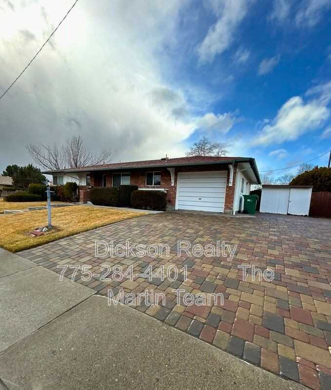 1010 Tyler Way - Photo 2 of 14
