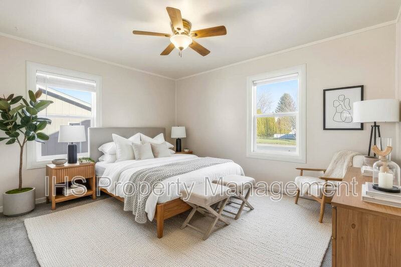 1107 Thayer Dr - Photo 4 of 18