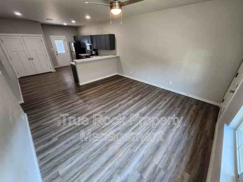 417 E 13th St - Photo 3 of 12