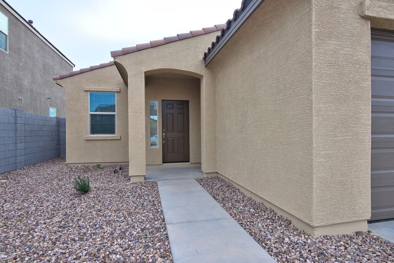 445 W Chapawee Trl - Photo 3 of 26