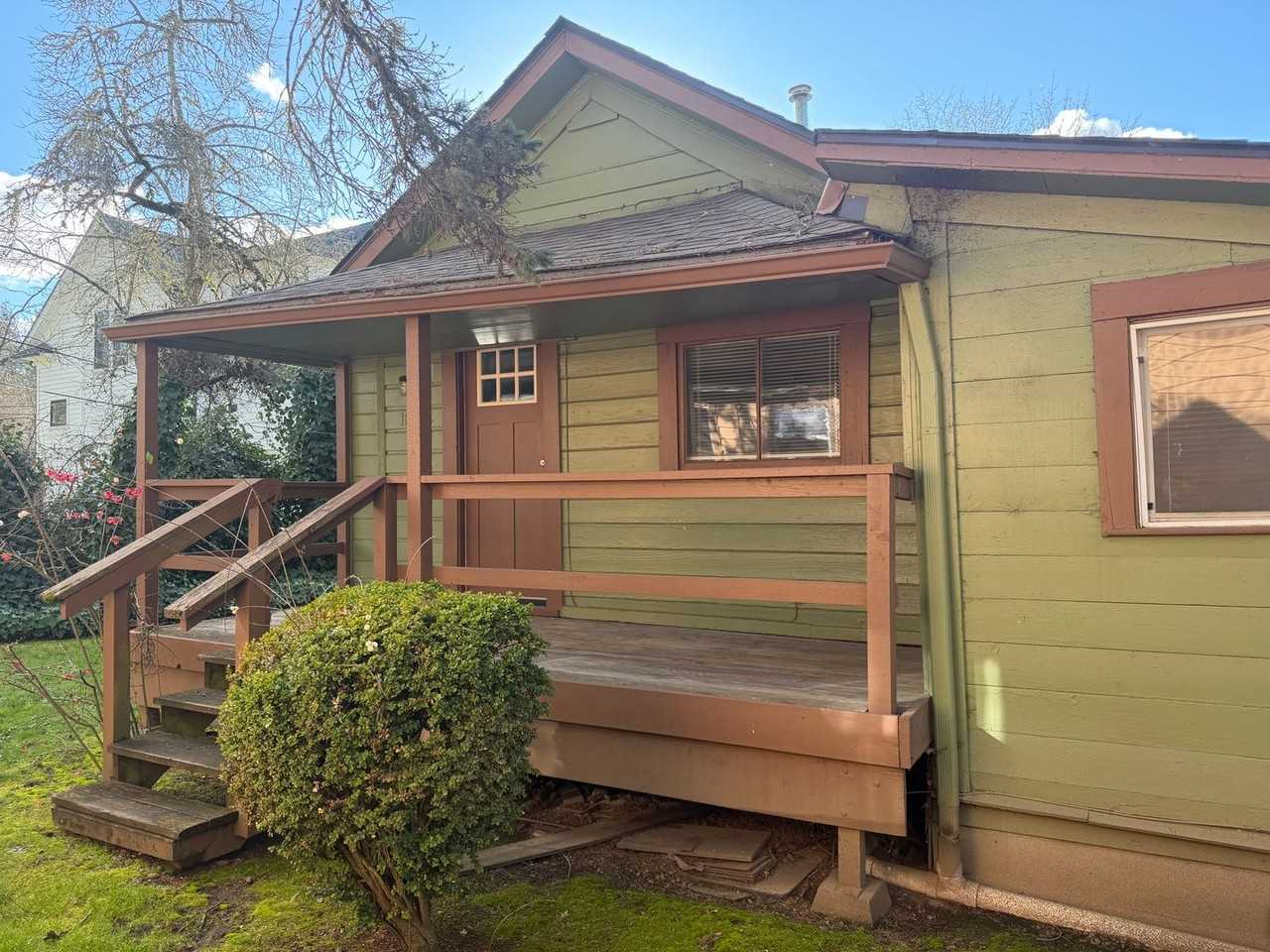 1875 Columbia Aly - Photo 5 of 31