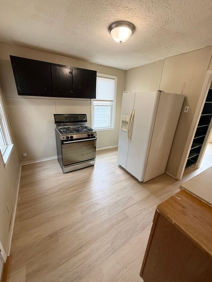 2917 3rd St - Photo 3 of 5