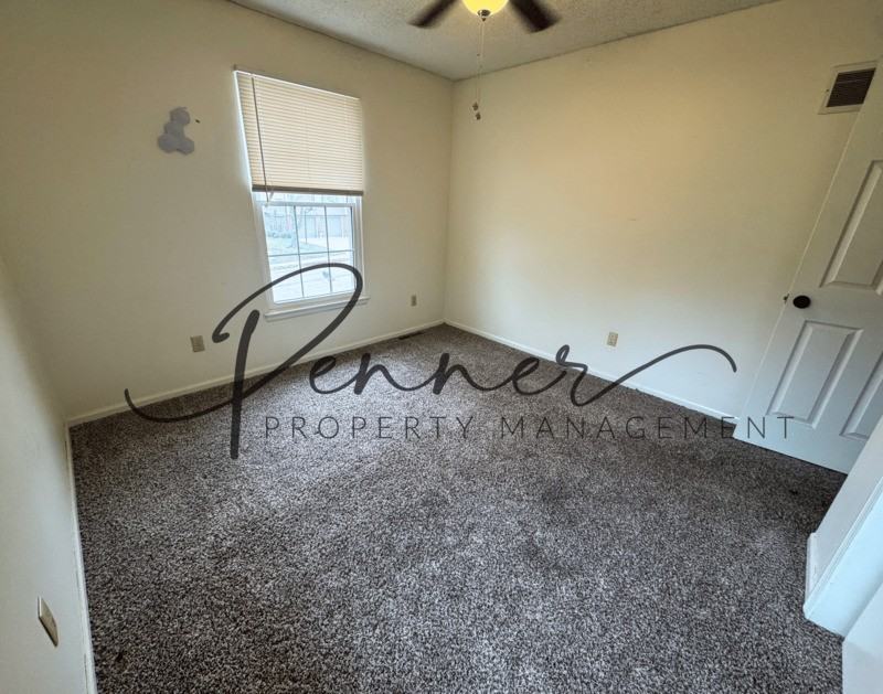 1100 Nw Oakridge Dr - Photo 6 of 12