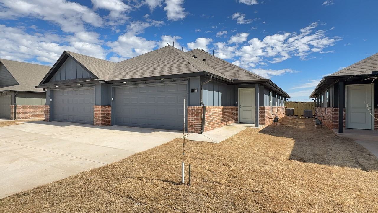 11424 N University Ave - Photo 3 of 21