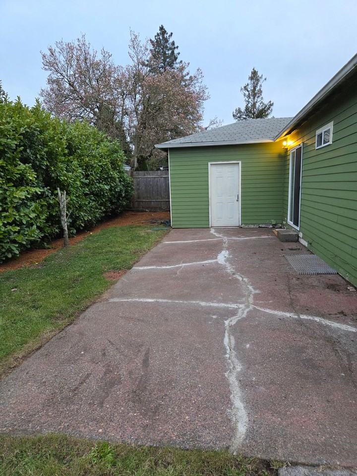 4847 Se 87th Ave - Photo 2 of 14