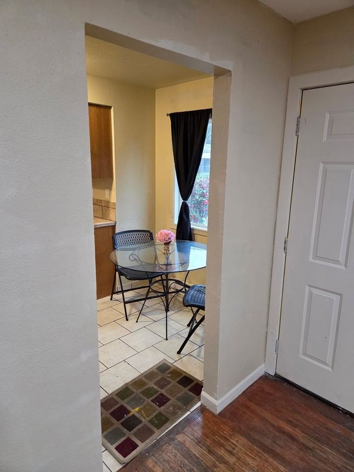 4847 Se 87th Ave - Photo 3 of 14