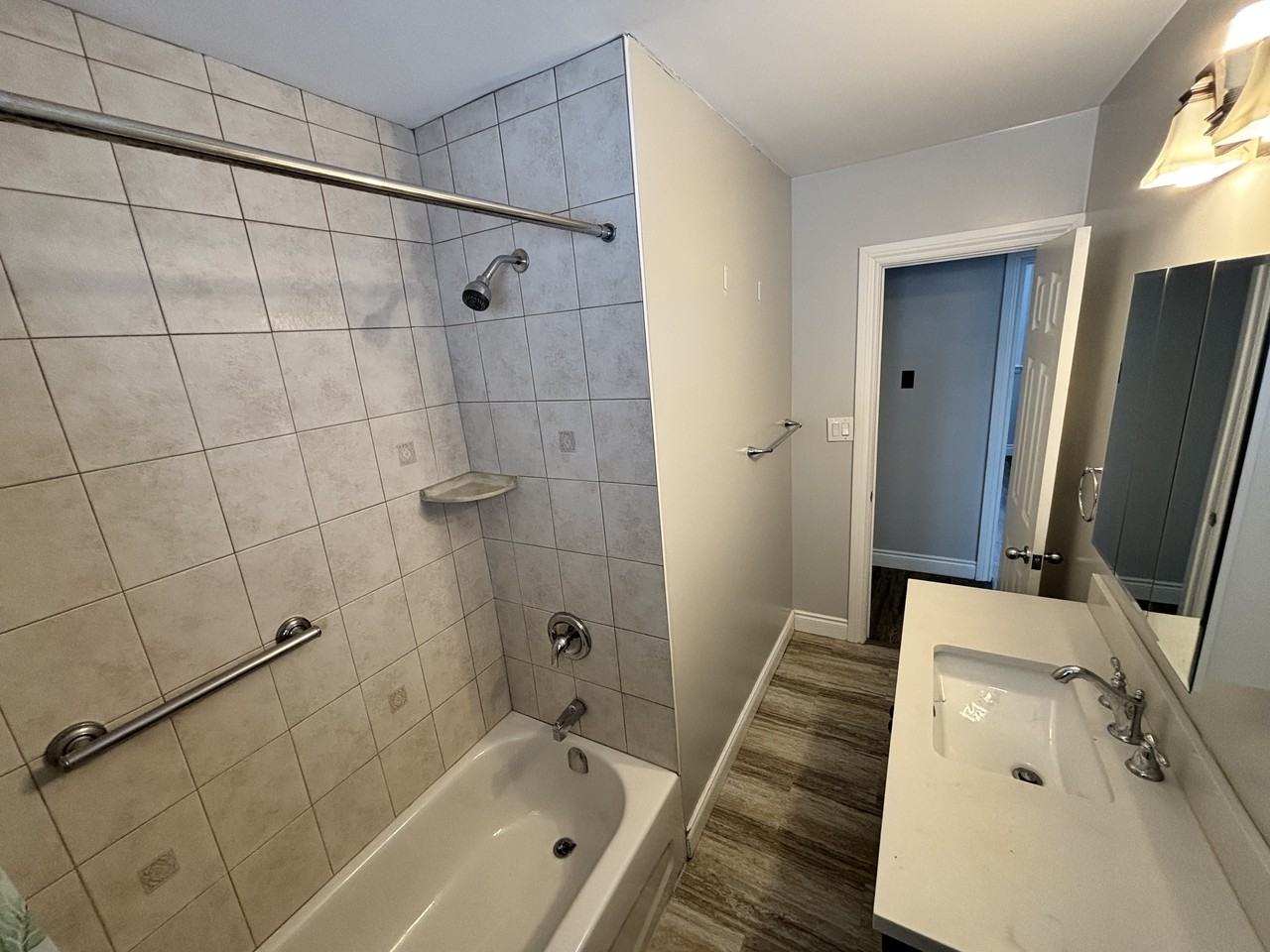 140 Byron Avenue - Photo 3 of 9