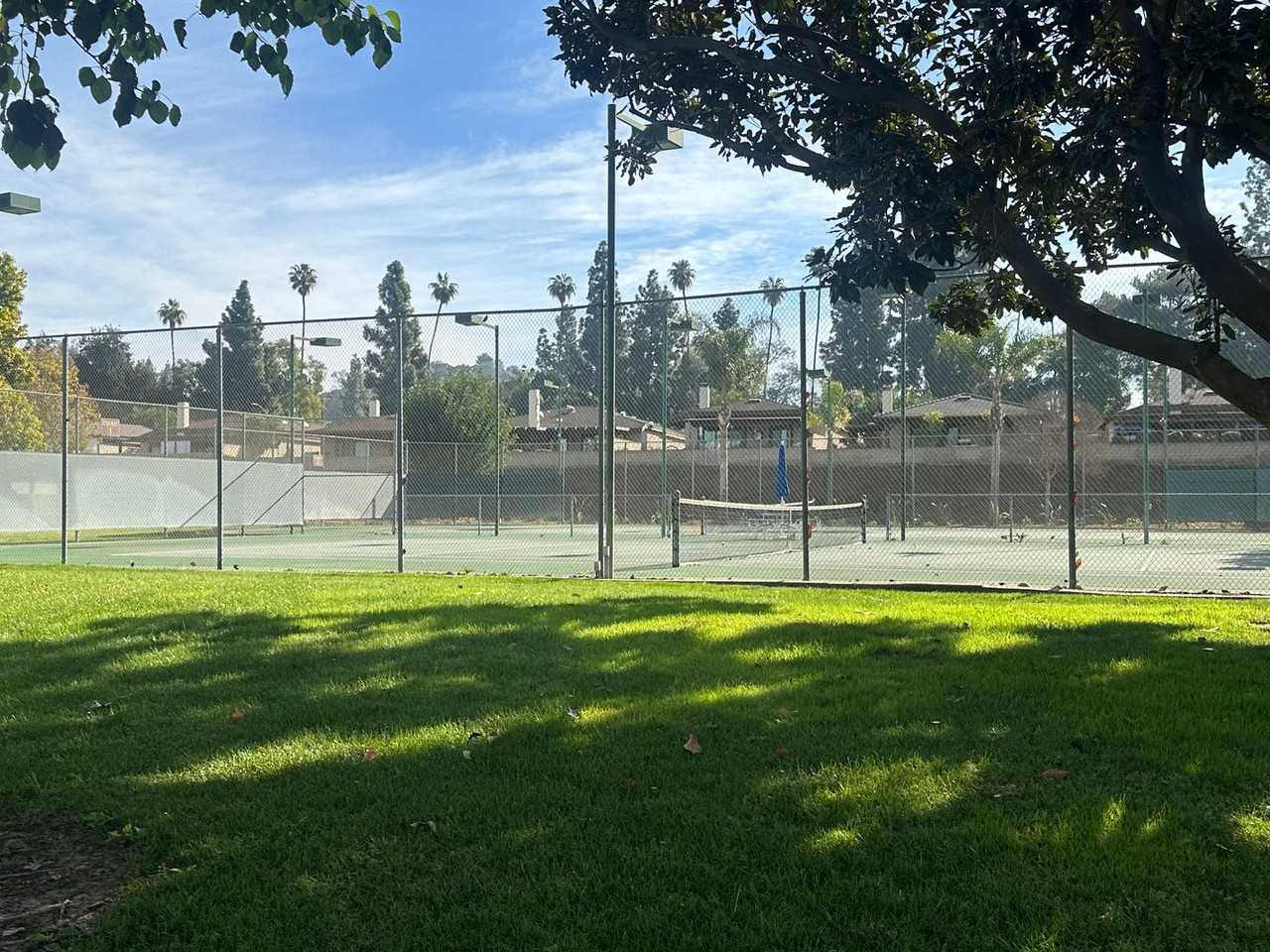 5818 Maybrook Cir - Photo 4 of 16