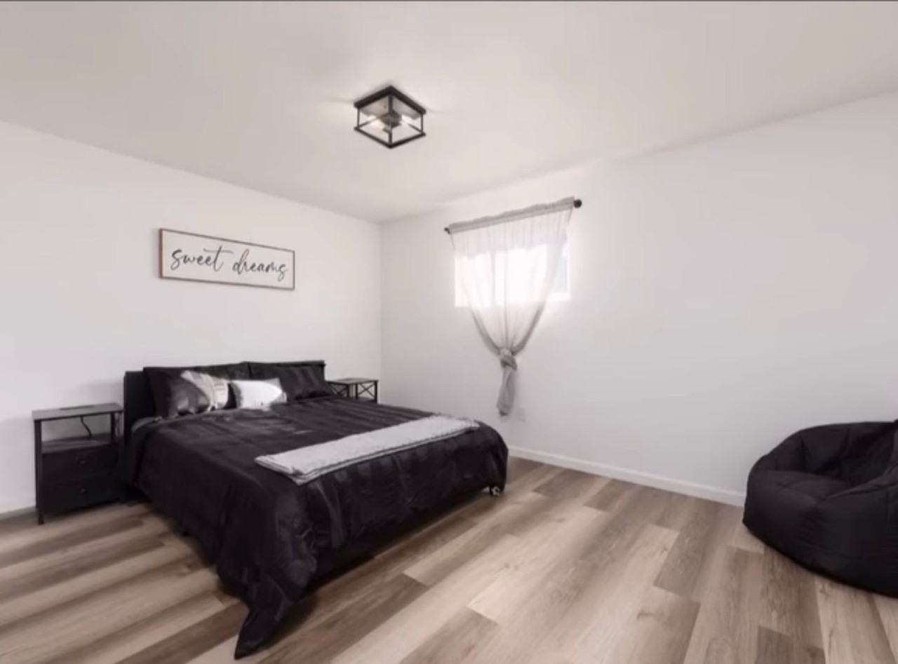 21116/21124 SE Reed Market Rd. - Photo 5 of 9