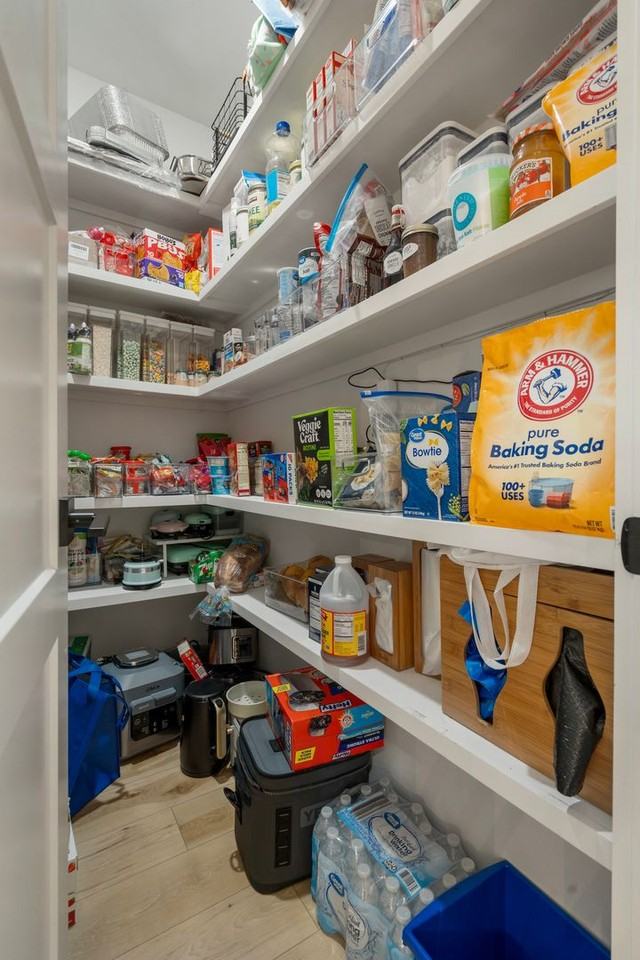 523 W Detroit St - Photo 7 of 23