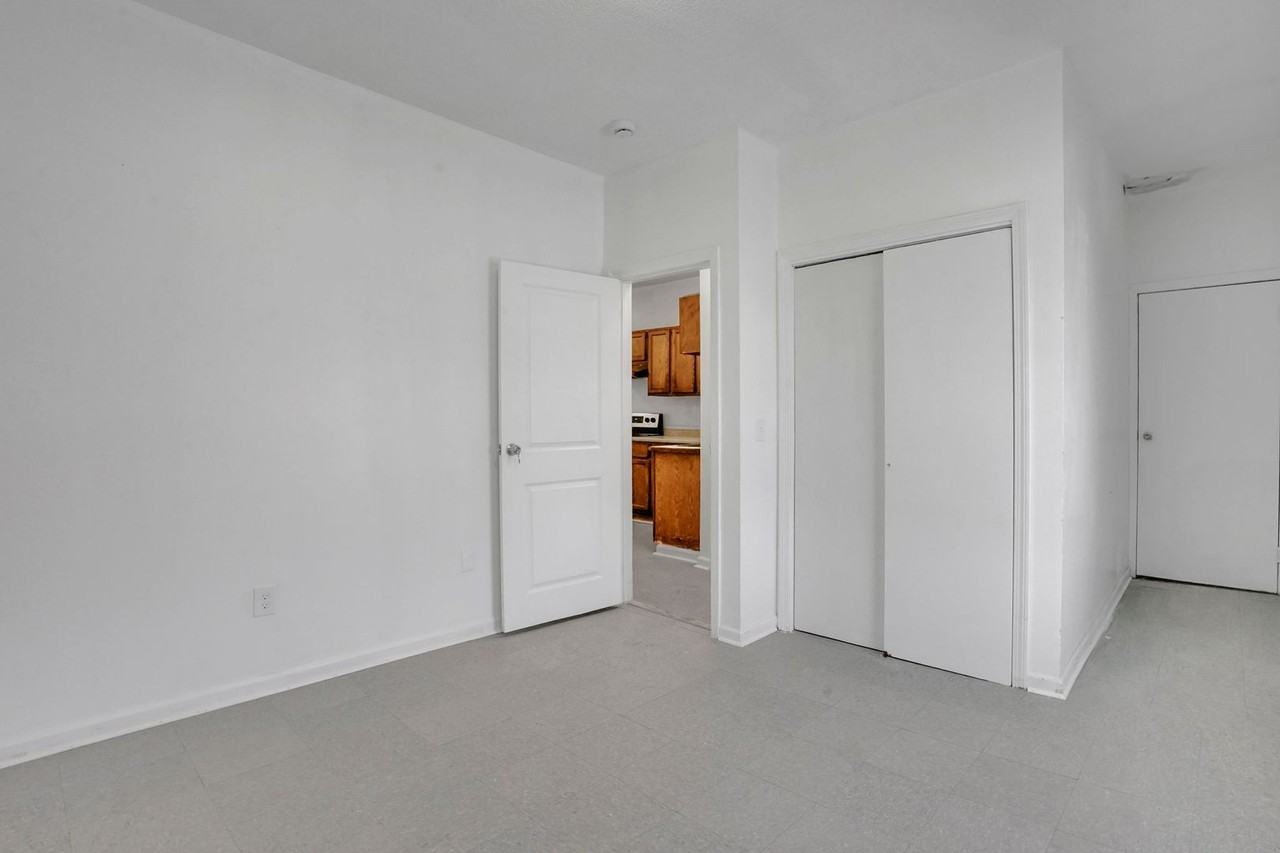 296 Hancock St - Photo 4 of 31