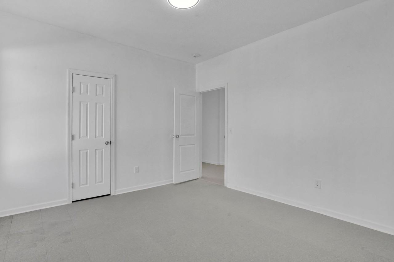 296 Hancock St - Photo 6 of 31