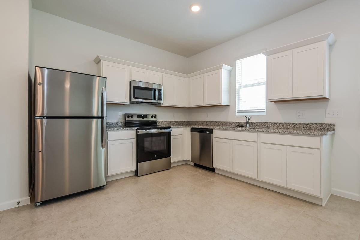 2042 Hemingway Cir - Photo 6 of 16