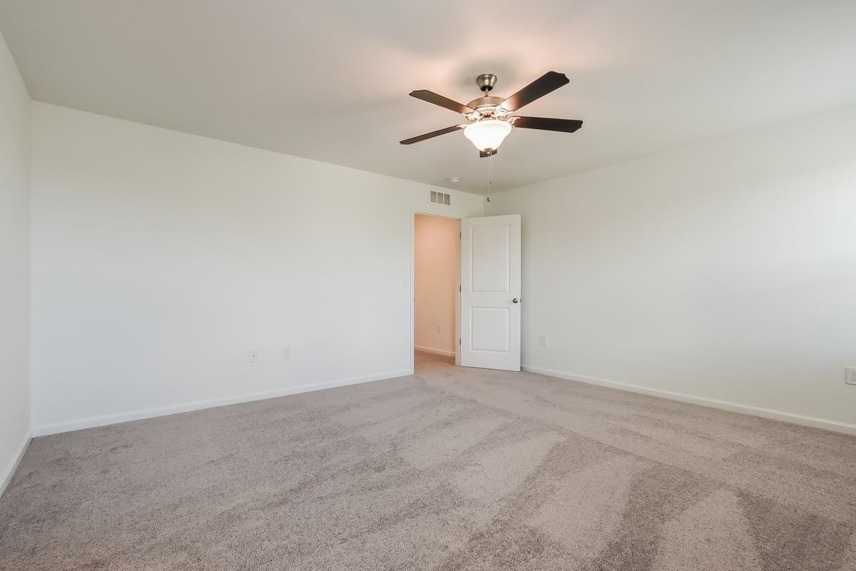 2042 Hemingway Cir - Photo 7 of 16