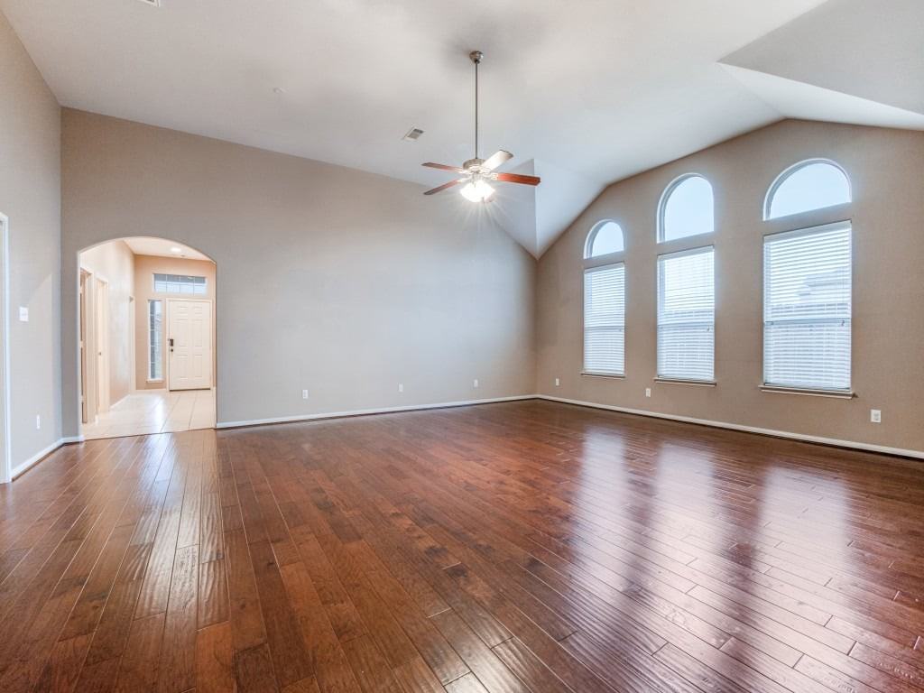 3117 Overstreet Ln - Photo 4 of 13