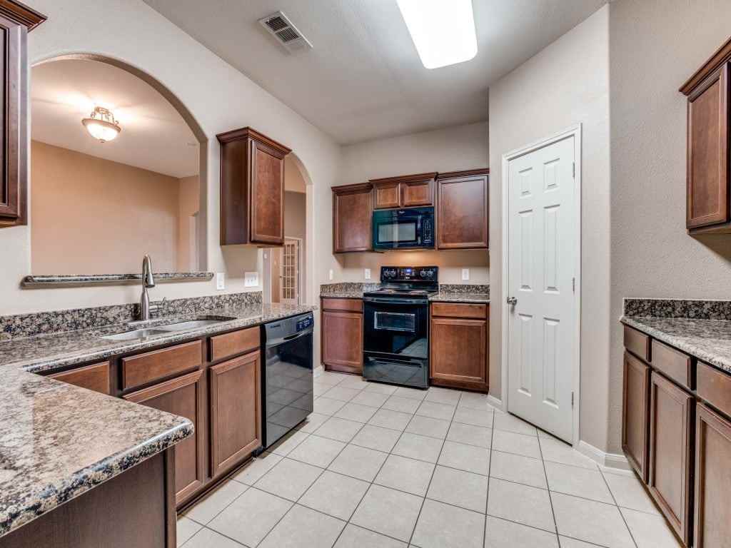 3117 Overstreet Ln - Photo 6 of 13