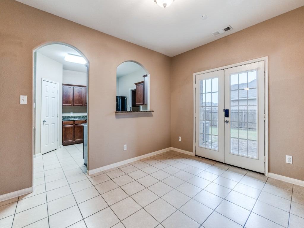 3117 Overstreet Ln - Photo 7 of 13