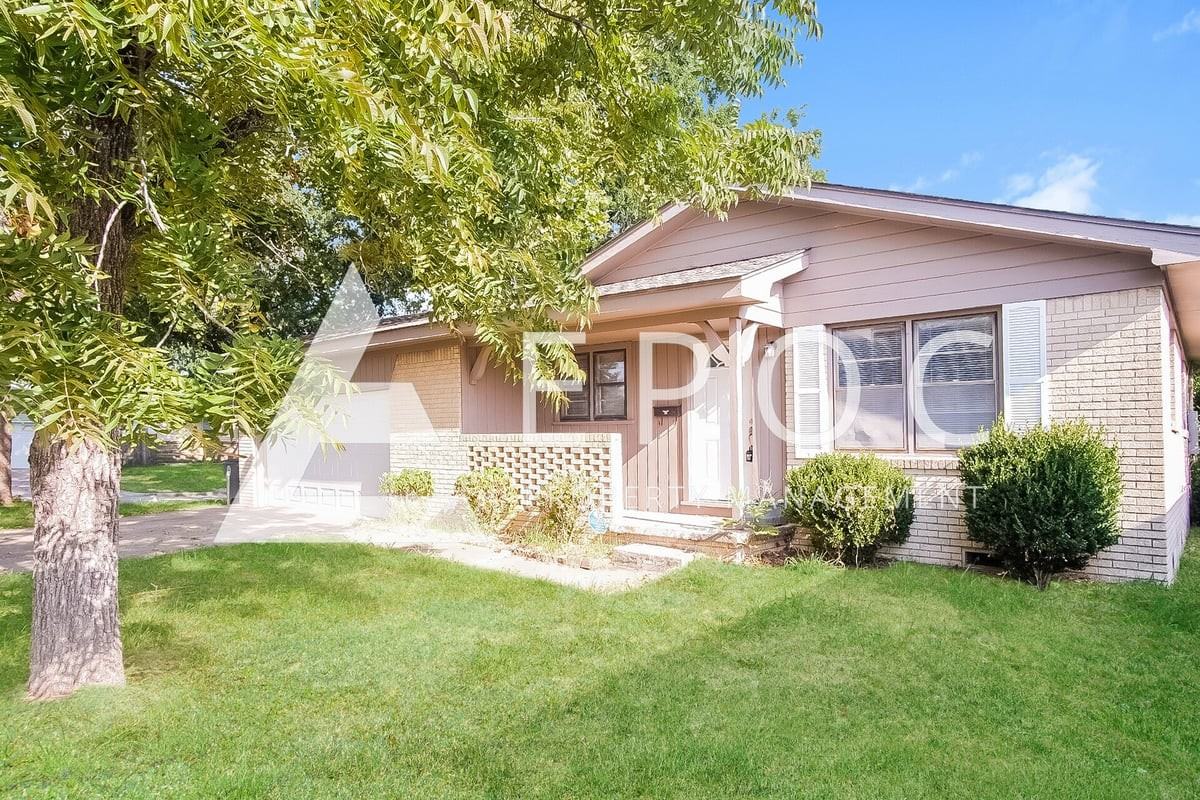 9719 E 4th St - Photo 2 of 15