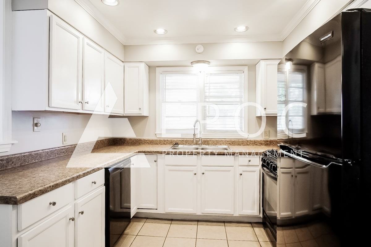 9719 E 4th St - Photo 3 of 15