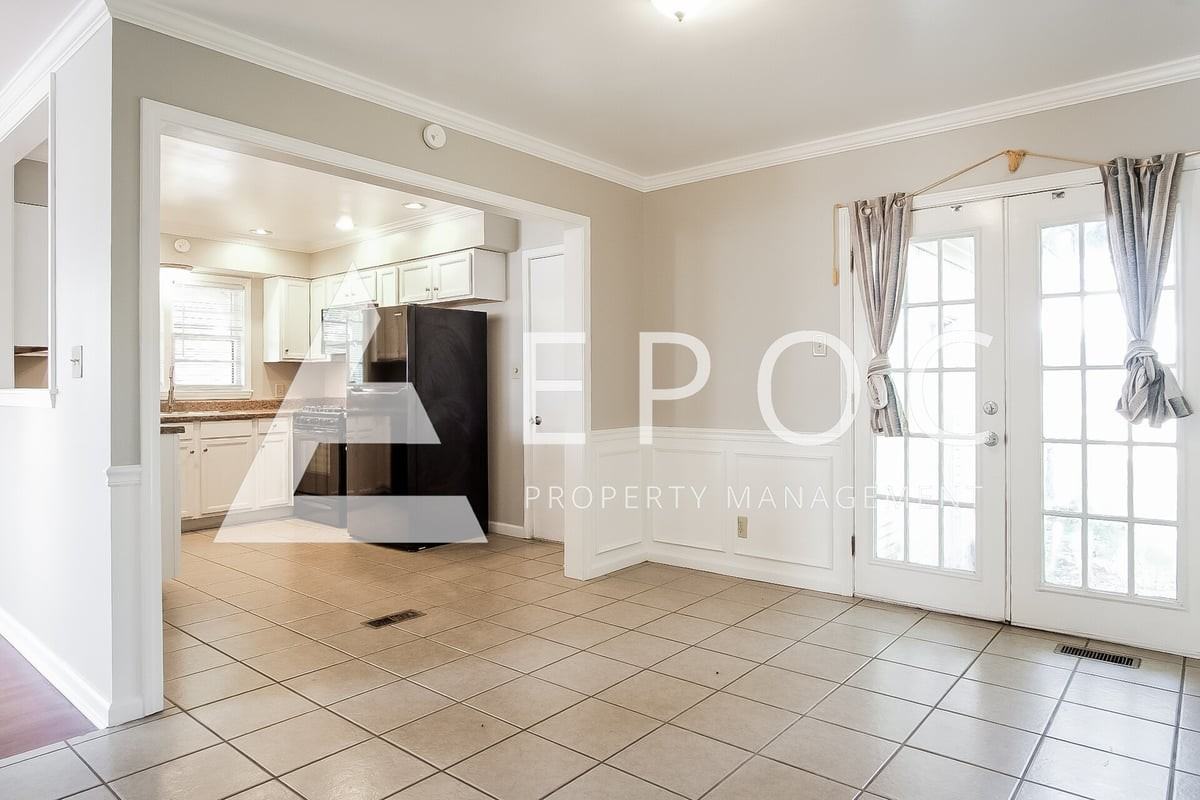 9719 E 4th St - Photo 5 of 15