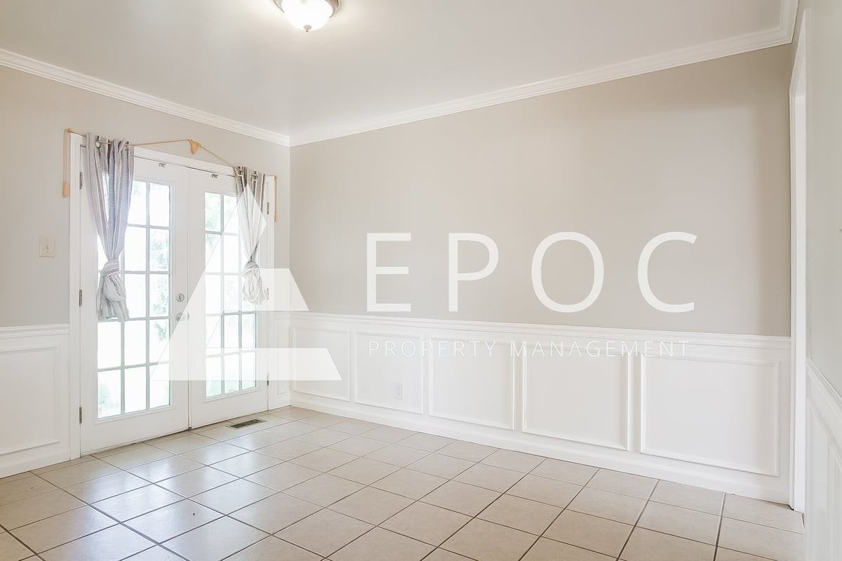 9719 E 4th St - Photo 7 of 15