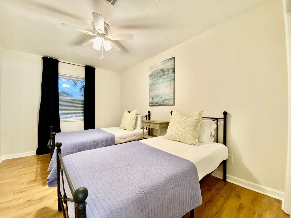 533 Grant Ave #C - Photo 5 of 10