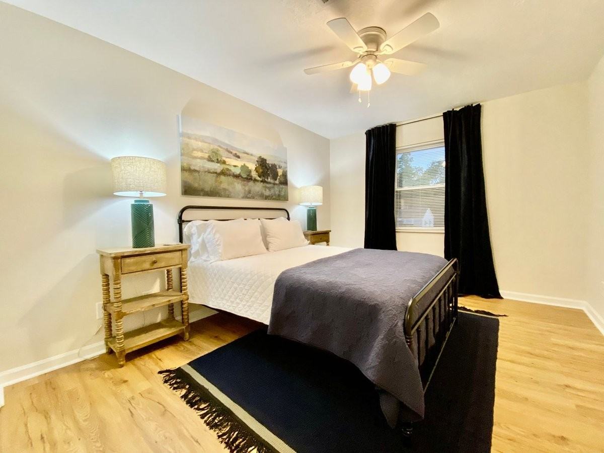 533 Grant Ave #C - Photo 6 of 10