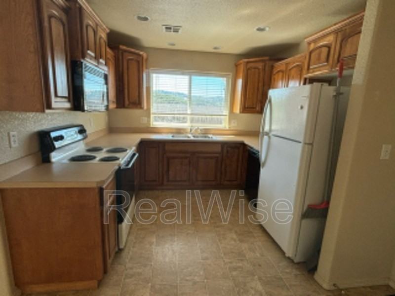 177 Barron Ct - Photo 6 of 21