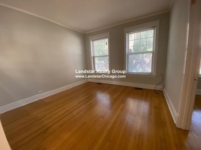 2123 W Ainslie St #1 - Photo 2 of 21