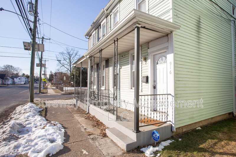 916 High St - Photo 2 of 37