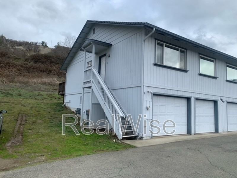 1820 Ne Foothill Blvd #B - Photo 2 of 11