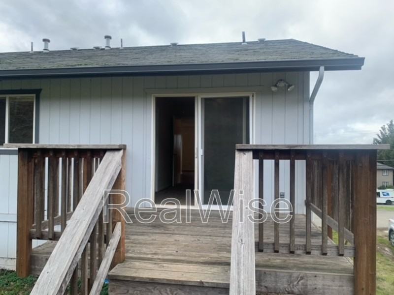 1820 Ne Foothill Blvd #B - Photo 3 of 11